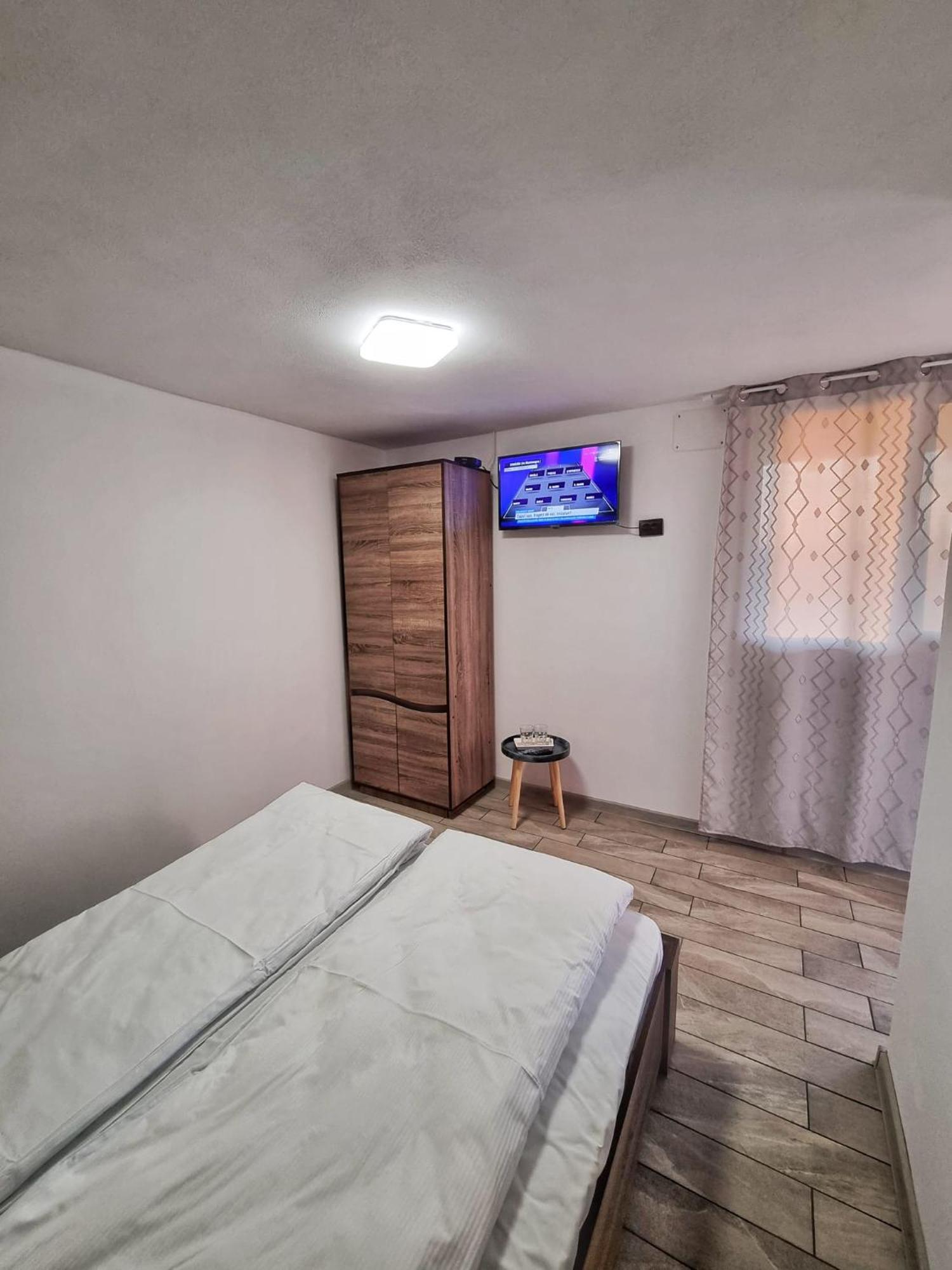 Cabana Varad Coronini Moldova Veche Ngoại thất bức ảnh