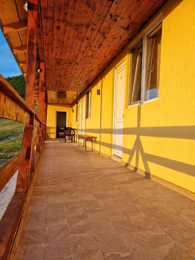 Cabana Varad Coronini Moldova Veche Ngoại thất bức ảnh