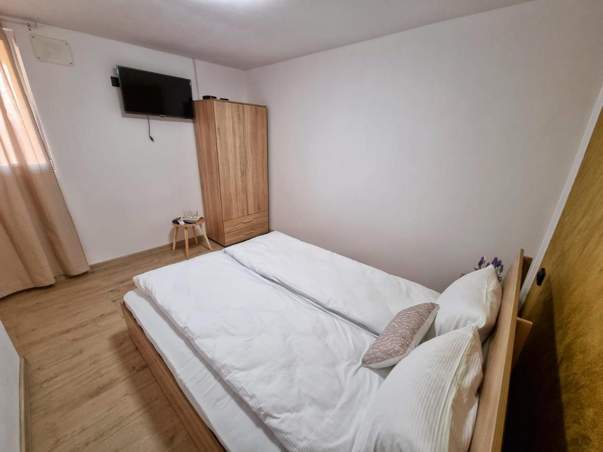 Cabana Varad Coronini Moldova Veche Ngoại thất bức ảnh