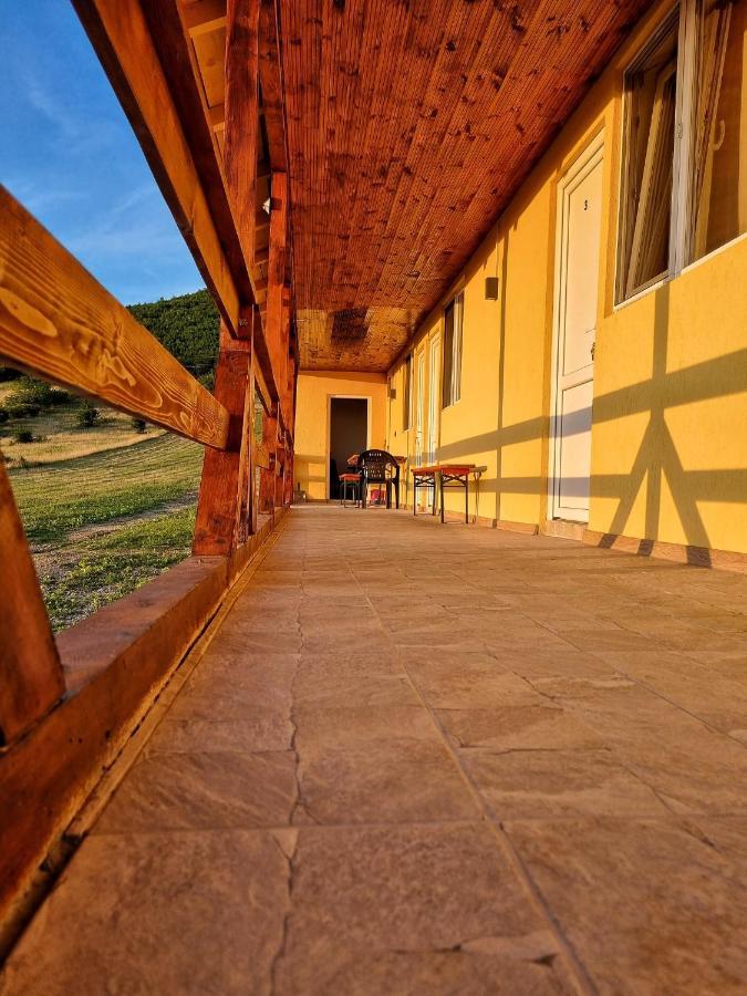 Cabana Varad Coronini Moldova Veche Ngoại thất bức ảnh