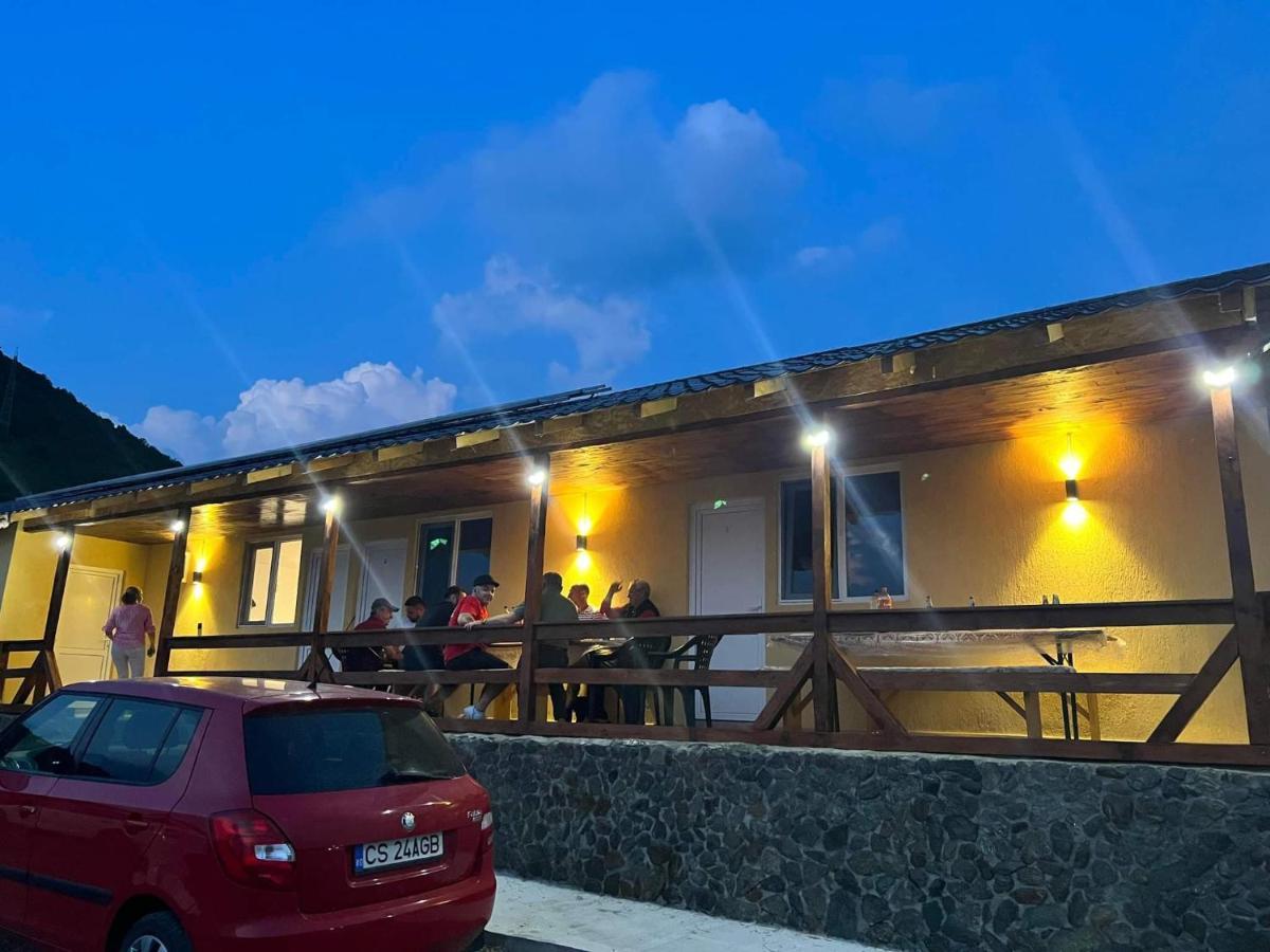 Cabana Varad Coronini Moldova Veche Ngoại thất bức ảnh