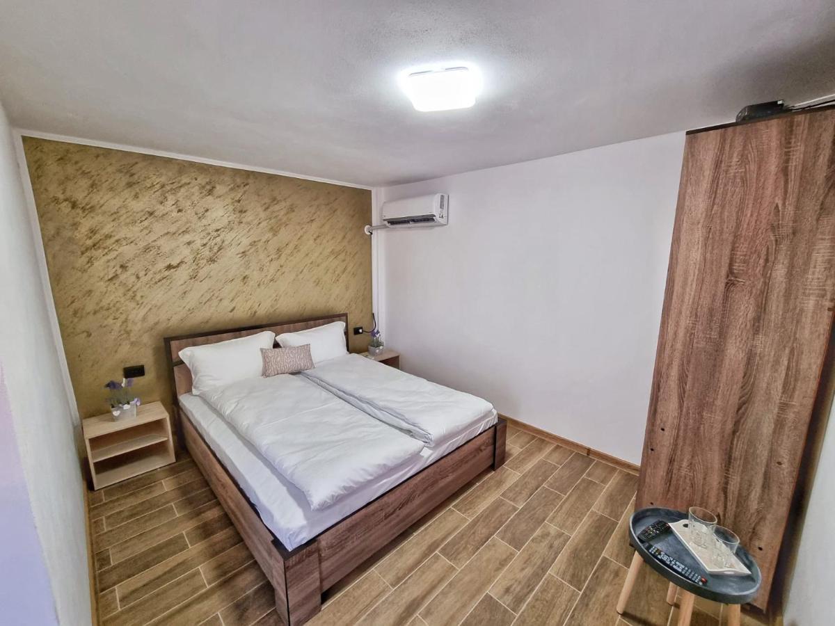 Cabana Varad Coronini Moldova Veche Ngoại thất bức ảnh