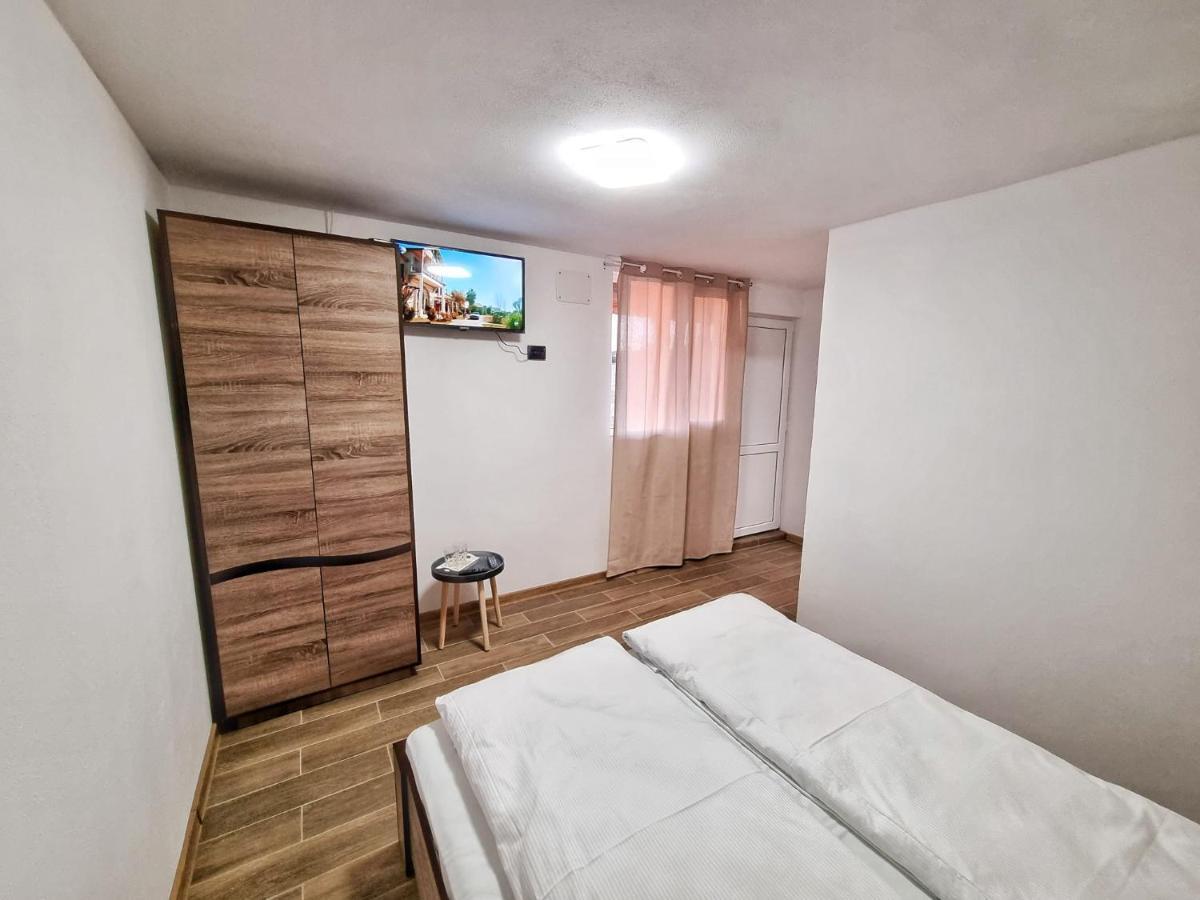 Cabana Varad Coronini Moldova Veche Ngoại thất bức ảnh