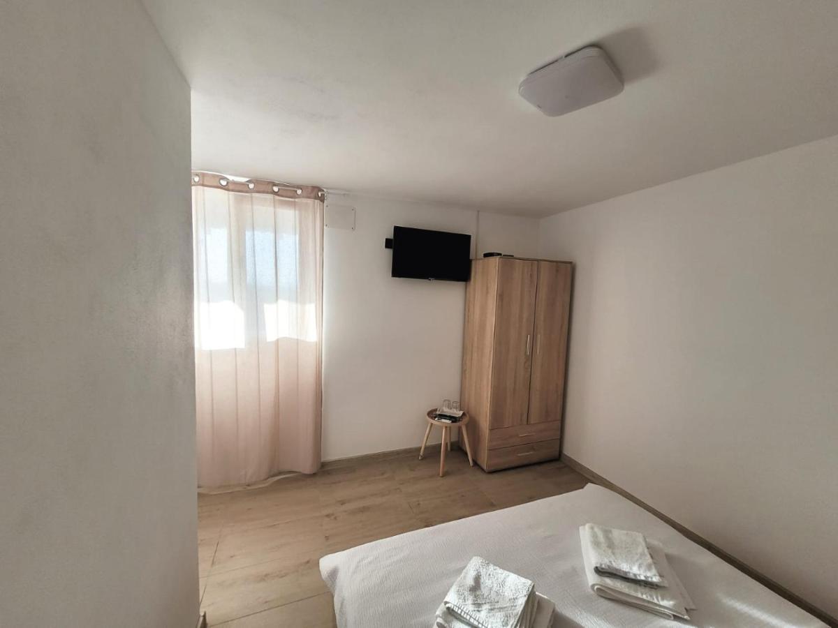 Cabana Varad Coronini Moldova Veche Ngoại thất bức ảnh