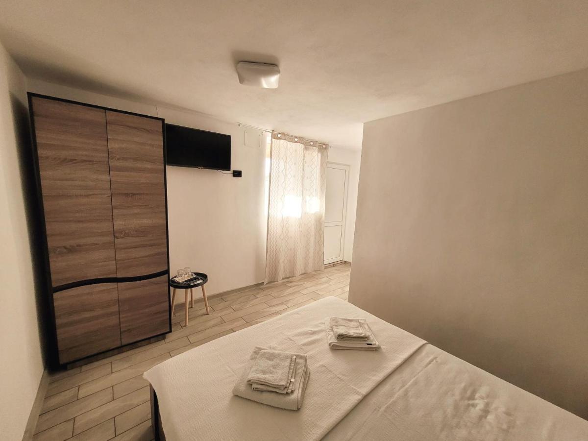 Cabana Varad Coronini Moldova Veche Ngoại thất bức ảnh